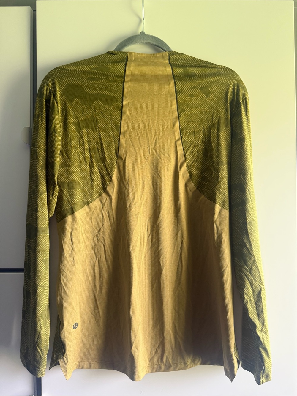 NWOT Men's Lululemon Olive Green Long-Sleeve Performance Shirt - Picture 3 of 3